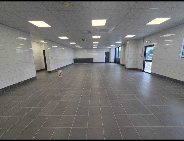 12,675M² WAREHOUSE TO LET IN LINBRO PARK